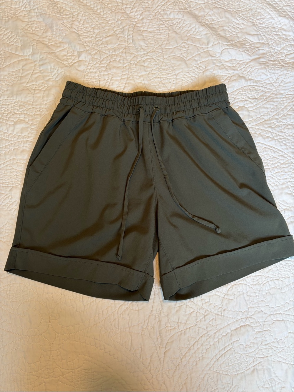 MONDETTA- Green Shorts